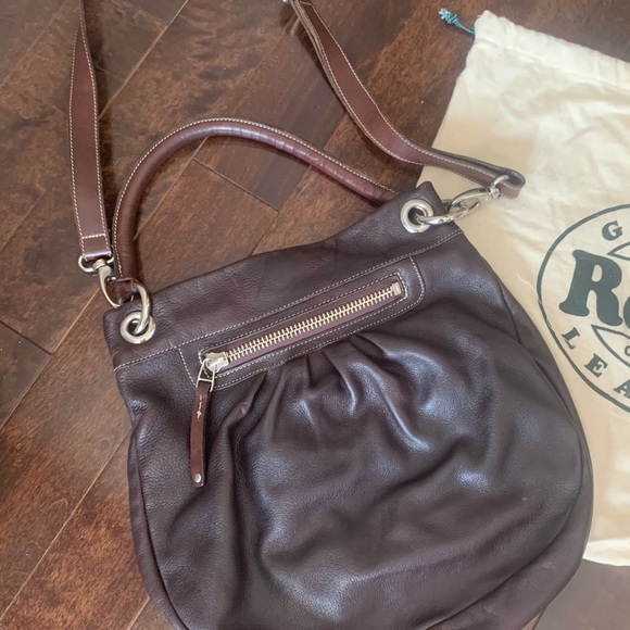 Brown leather Roots bag - Picture 4 of 4